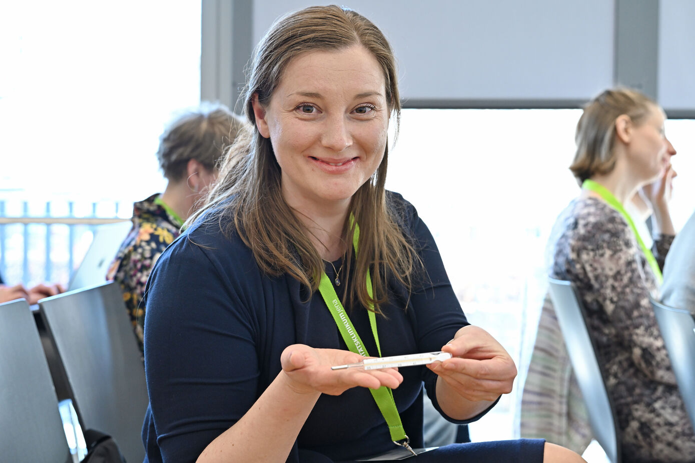 Gastgeschenk von Prof. Ulrich Pecks - ein historisches Fieberthermometer aus SCHOTT-Glas