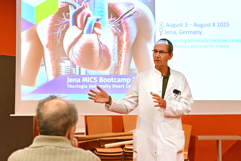 Prof. Dr. Torsten Doenst bei der Auftaktveranstaltung vom ersten Jenaer MICS Bootcamp 2025.