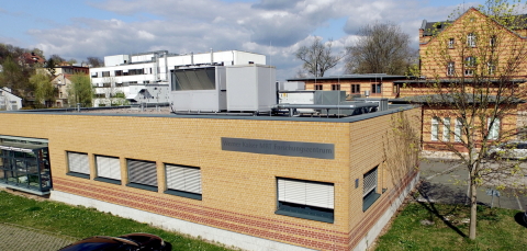 Frontansicht Werner-Kaiser MRT Forschungszentrum

Bildrechte/Photograph: Dr. K.-H.Herrmann