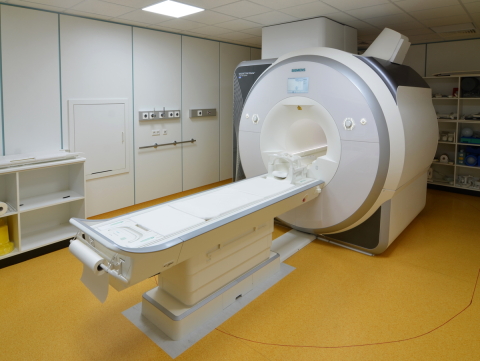 2014 neu installiertes Prisma 3T MRT 

(Bildrechte/Photograph: Dr. K.-H. Herrmann)