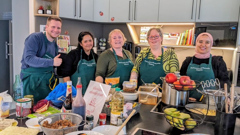 UKJ-Team und internationale Pflegekräfte